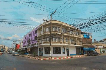 ขาย อาคารพาณิชย์ 3 ชั้น อยู่หัวมุม ต.ในเมือง อ.เมืองร้อยเอ็ด ใกล้บึงพลาญชัย Tel. 063-289-7879